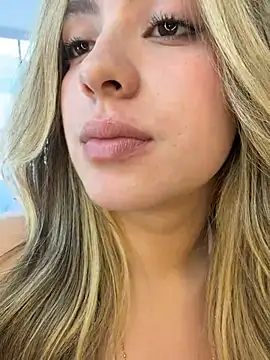 Cloee_Rainbow1 - Rub my anus up close 👋🏼🫨🥵👀