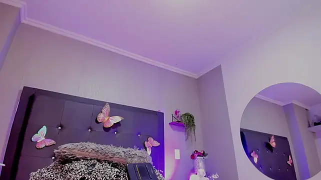Emma_lye - 🍑🔥clap ass + red ass🍑🔥🤭