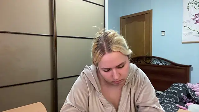 LatiaVandorp - to tease with bra straps