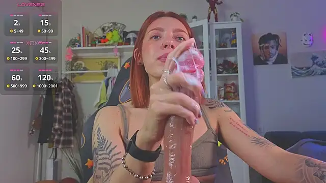 MaryStocks - stretch my pussy with 3 fingers!!