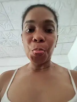AstridMonroee - Spread legs and show pussy