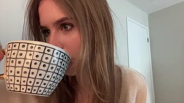 LynellMilleson - airkisses for you <3