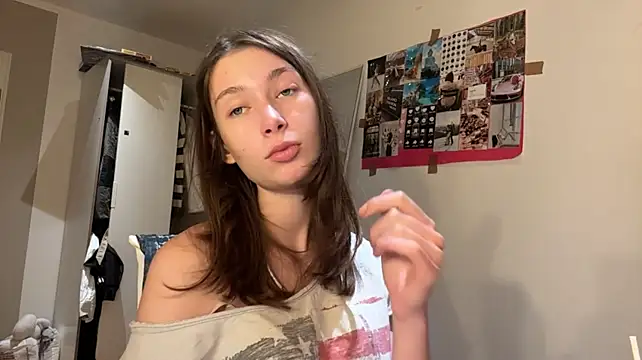 MarkettaChant - suck my fingers close to cam