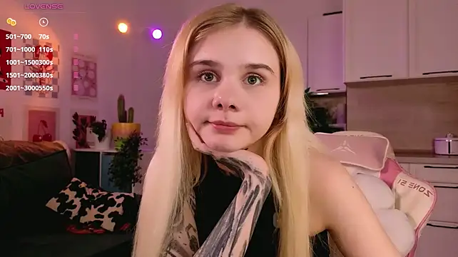 Britney_Lynch - show ass without panties