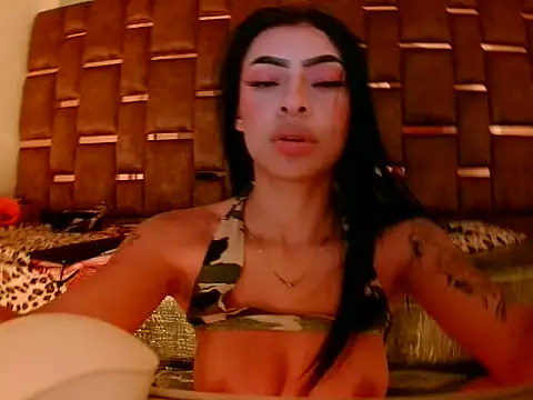 Laylahotl - SQUIRTTTTTTT, FURIOUS!!!