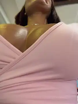 Irina_Velvett - Flahs tits in públic 🥴😈