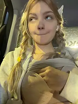 Elsawhere - slide hand in panties n tease with pubis