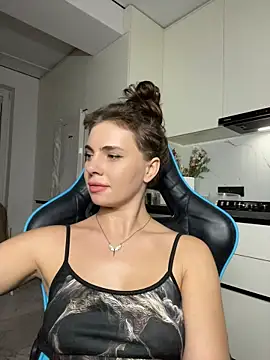 CurlyLara
