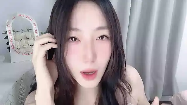 Susanwu_2002 - 买皮带 造型抽m
