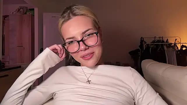 ChristelDuncombe - topless photo in PM (Last tip)