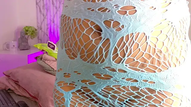 LorenaVelez - Make it get wetter and wetter