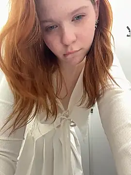Freaky__Nikki - sloppy fingering on sofa at kfc riksy