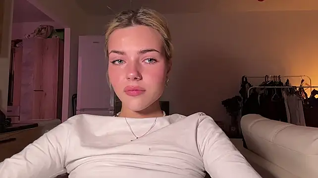 ChristelDuncombe - topless photo in PM (Last tip)