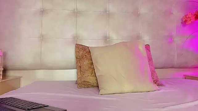ThaliaWest - 🎃Blowjob👻🕷️