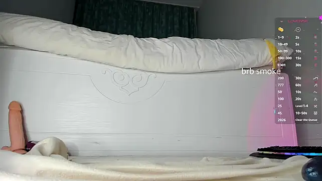 Tender__Lionet - Dildo Stretching Tight ass