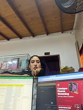 Maddy_Montcla - Let me see that ass and smack it.
