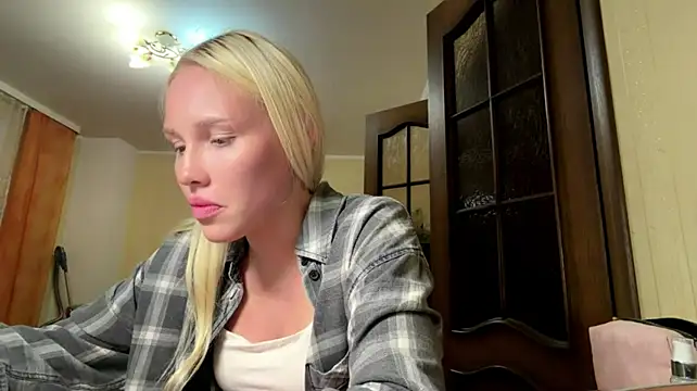 AlaneMorowski - horny kisses in your face