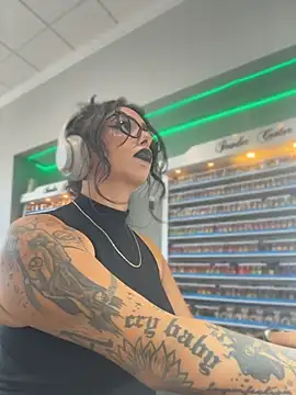 Controllercutie - Ass flash in public
