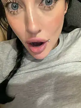 Melissa_crazy - stick dildo on table and suck hide book