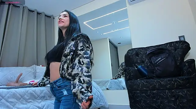 Karime_Miller - SPREADING ASS HOLE CLOSE UP