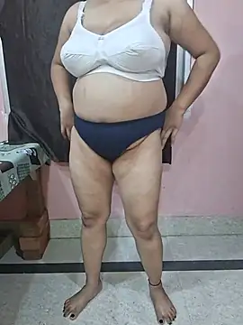 Secret_Jodi - standing and urinating on husband