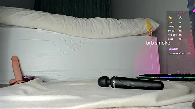 Tender__Lionet - Dildo Stretching Tight ass