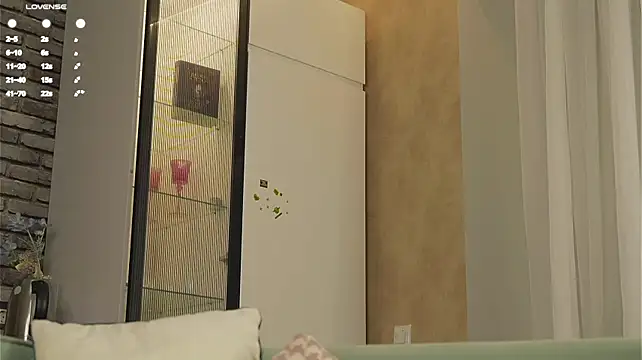 LollyStar - 2 fingers in my tight butt
