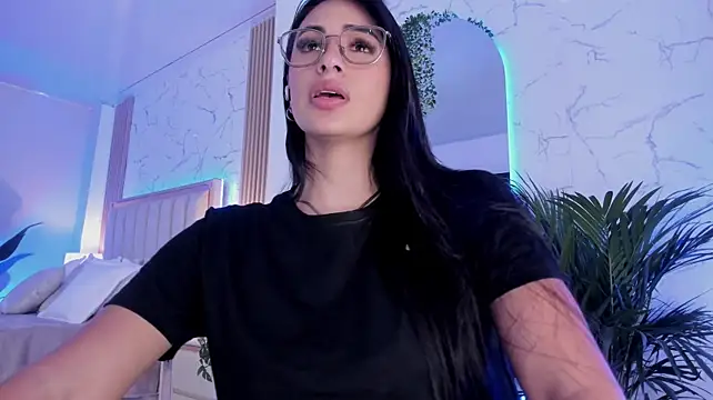 Taylor-Jonnees - Panties to the side, pussy flash