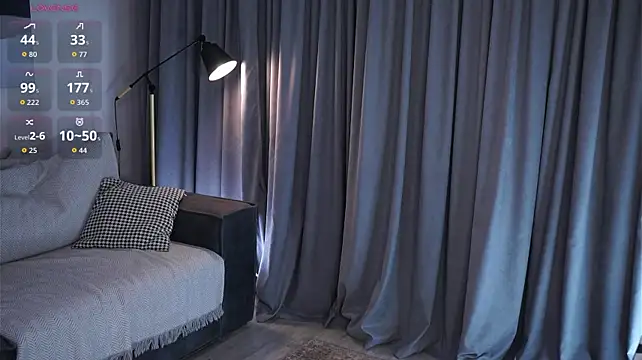 IsaStoots - Play my nipples close