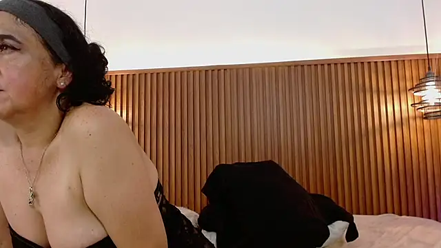 AnnytayIris69 - SQUIRT