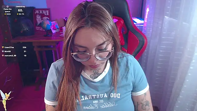 Natyk_m - Remove my top and lick nipples