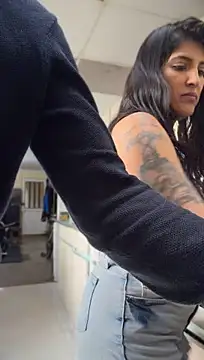 Afroditapoloo - Show boobs
