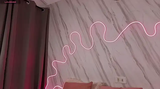 Zaraquiinn - BOUNCE TITS WITHOUT BRA