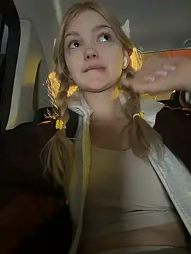 Elsawhere - squeeze boobs in bra in UBER!