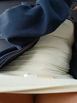 Cata_city1106 - Show tits in the street