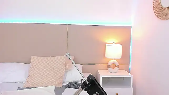 Miia__Torres - Pussy + machine x1 min