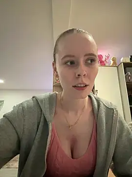 JanaLady - Go doggy and slap my ass x8🍑