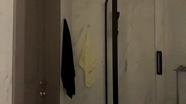 GildaCode - play with my NAKED boobs 1 min