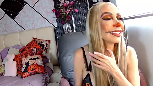 EvelinaGrey - ride dildo for you 5 minutes
