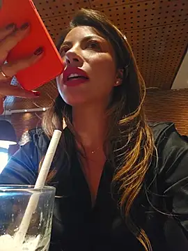 Karen_San_Miguel - Oil in my tits +spit tits+play nipples😈
