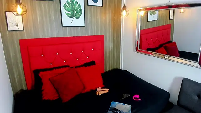MilfMonica1 - Your dick between my tits 💕