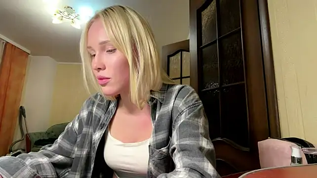 AlaneMorowski - horny kisses in your face