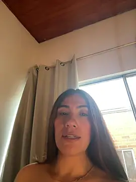 Emmily_d - Topless