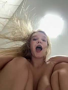 Ketitull - TOPLESS