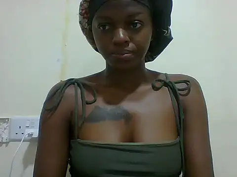 Sexy_Essiie - ;1453 tk massive boobs and ass