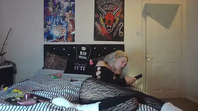 BlazingBaddie420 - FLASH BOOBS