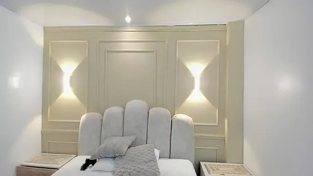 LESLYSIMPSON - SHOW YOUR TITS