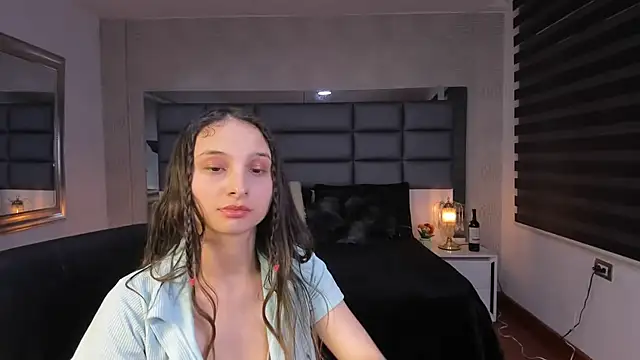 Emilia_Jonnes - dildo my pussy
