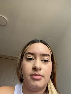 Barbievictoria - Show tits