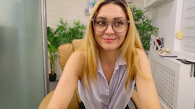EllaMilf_ - 💎Naked in heels: 400
